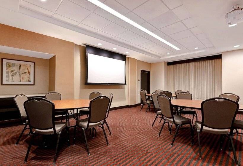 هتل Hyatt Place Bloomington / Normal