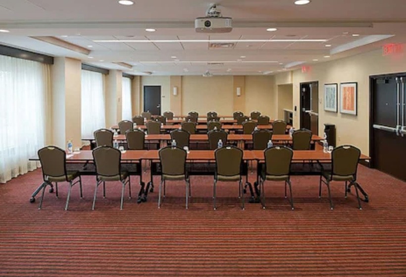 هتل Hyatt Place Bloomington / Normal