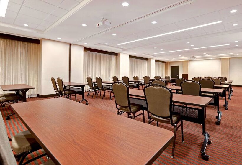 هتل Hyatt Place Bloomington / Normal