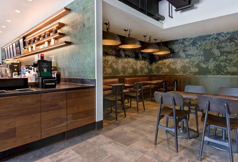 هتل Hyatt Place Bloomington / Normal