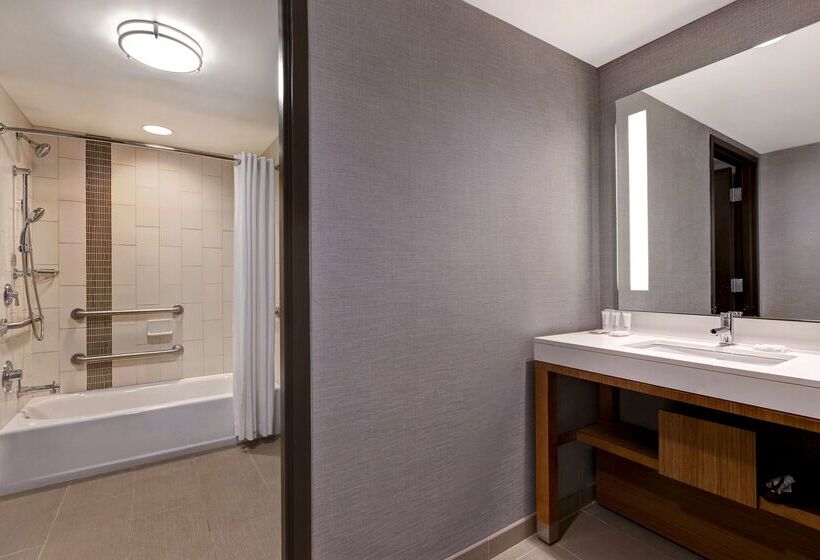 هتل Hyatt Place Bloomington / Normal