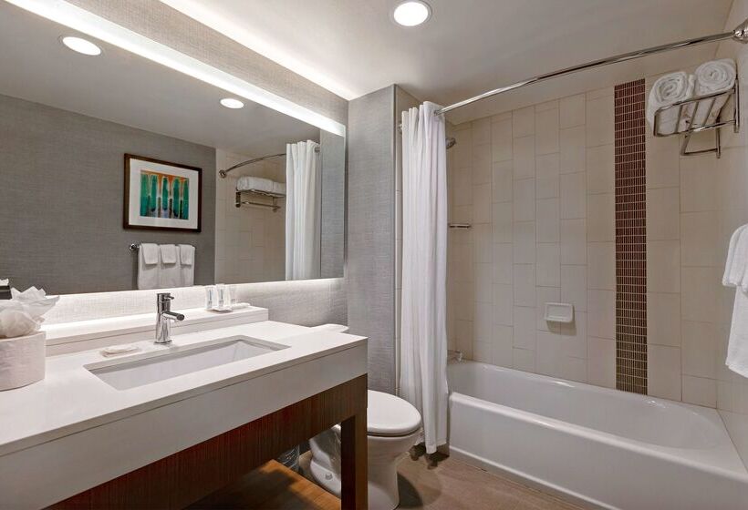 هتل Hyatt Place Bloomington / Normal