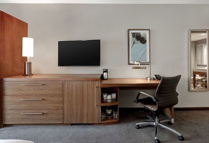 هتل Hyatt Place Bloomington / Normal