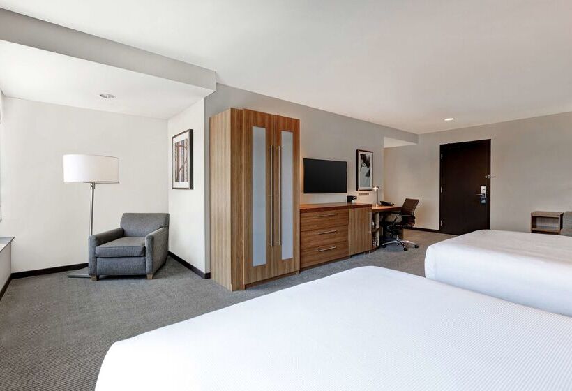 هتل Hyatt Place Bloomington / Normal