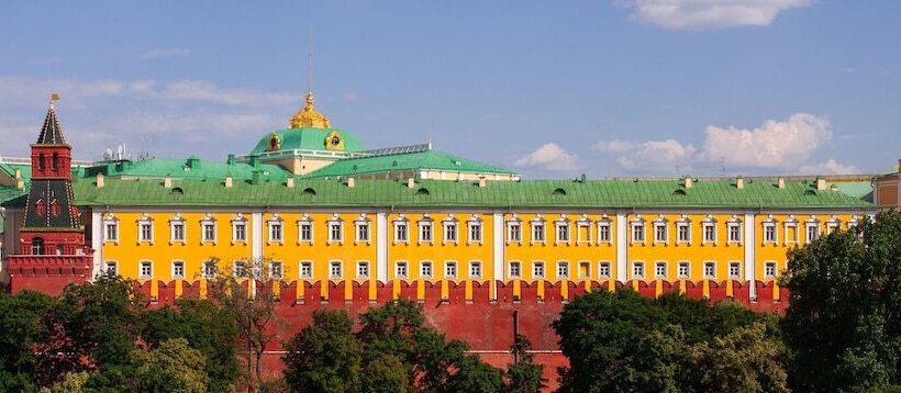 هتل Mirros  Moscow Kremlin