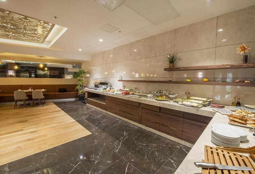 هتل Ramada By Wyndham Gemli̇k