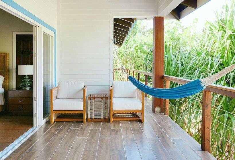 هتل Ray Caye Private Island Resort
