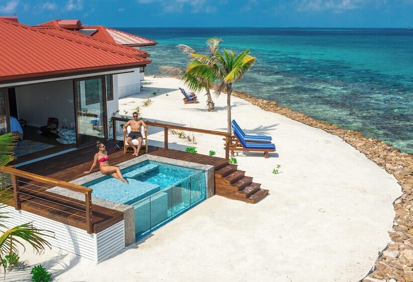 هتل Ray Caye Private Island Resort