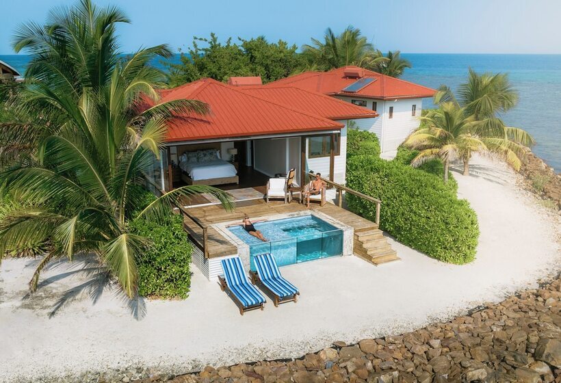 هتل Ray Caye Private Island Resort