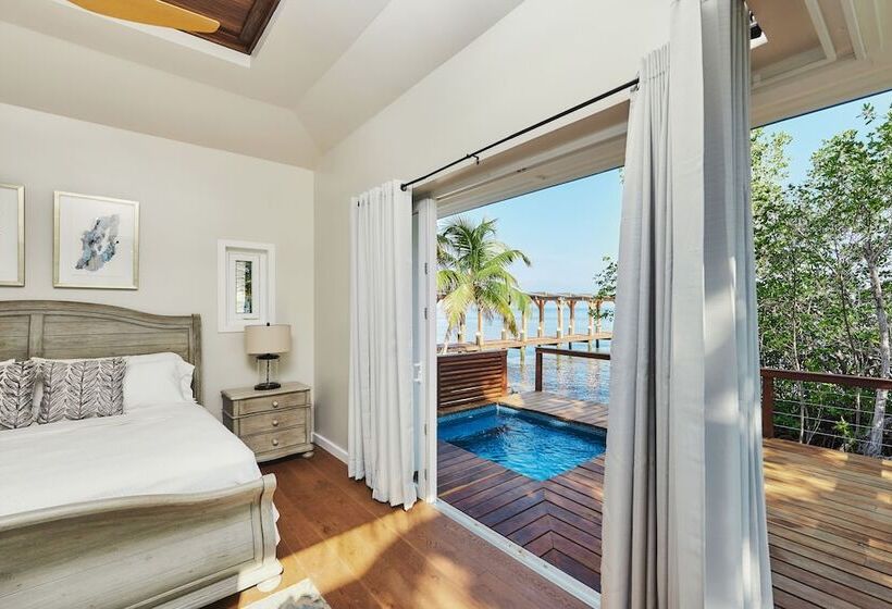 هتل Ray Caye Private Island Resort