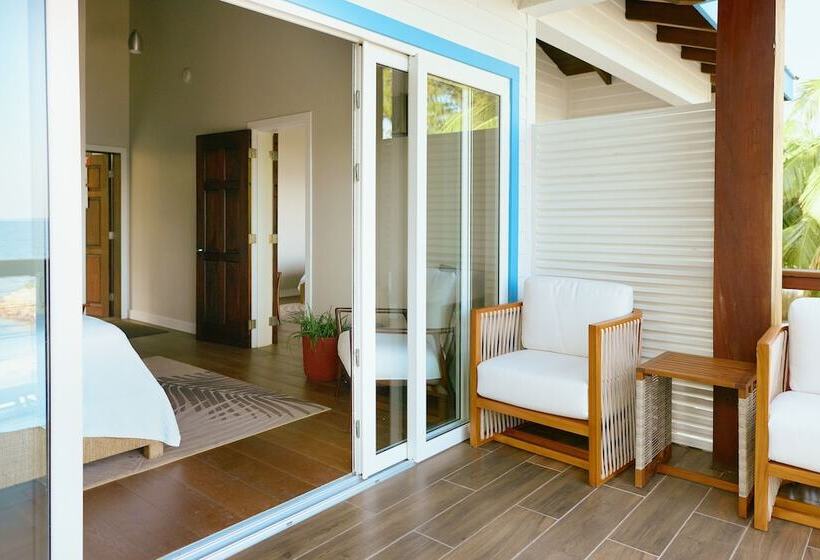 هتل Ray Caye Private Island Resort