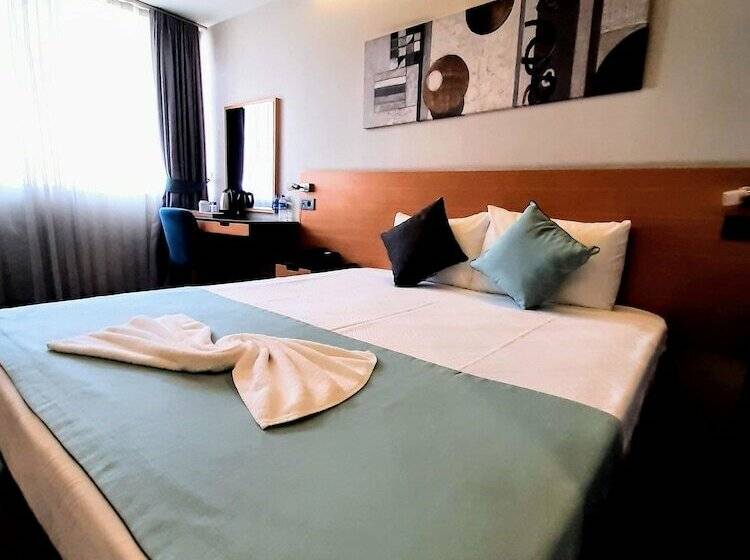 Fotos del hotel Sapko Airport:  12