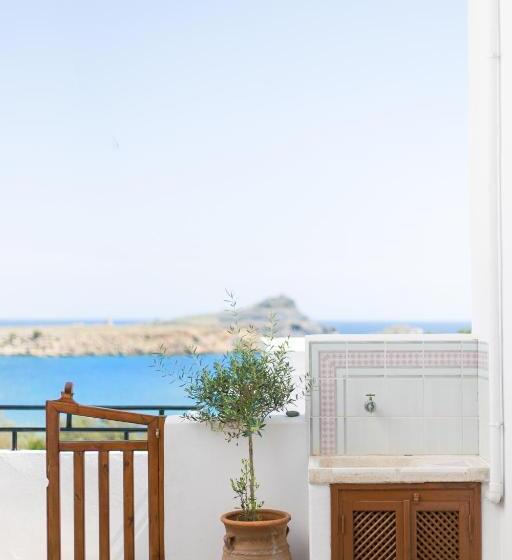 هتل Thea Villas And Suite