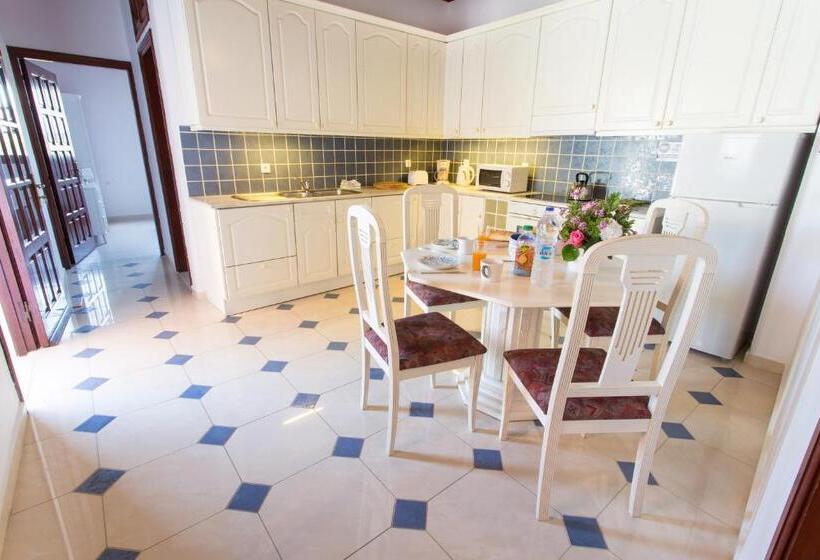هتل Thea Villas And Suite