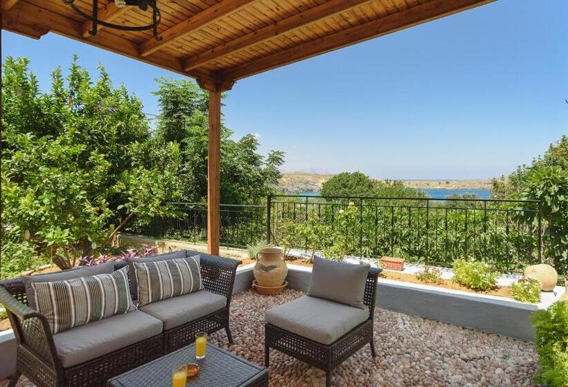 هتل Thea Villas And Suite