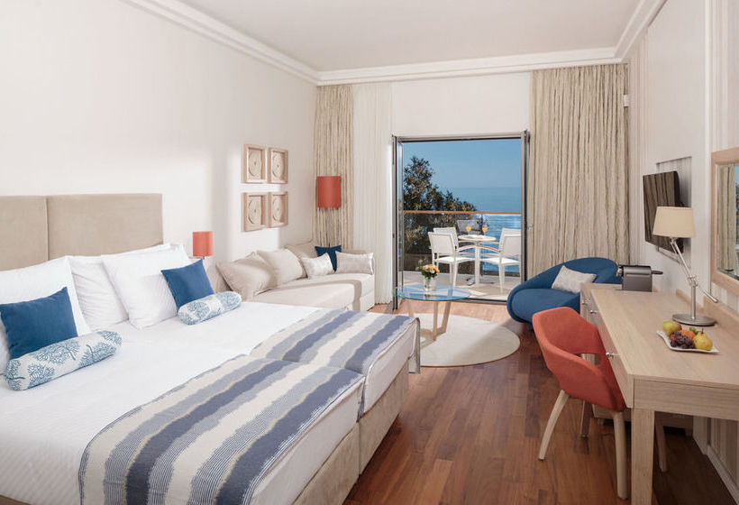 Отель Valamar Isabella Miramare