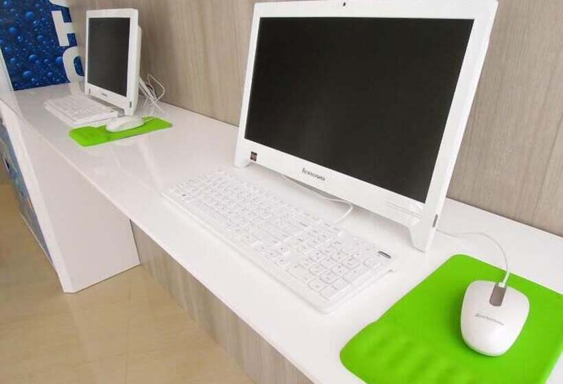 Whiz Hotel Cikini Jakarta