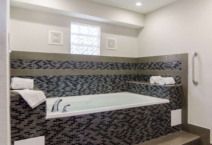 فندق على الطريق Homestay Inn & Suites