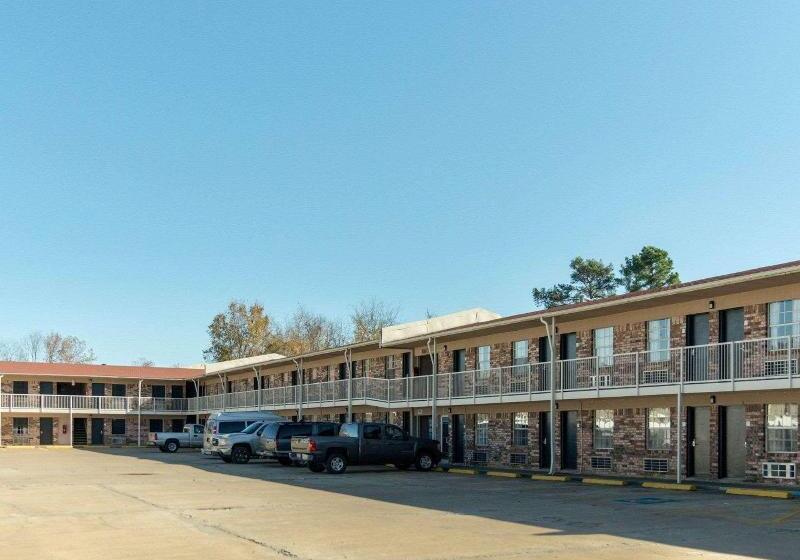 فندق على الطريق Homestay Inn & Suites