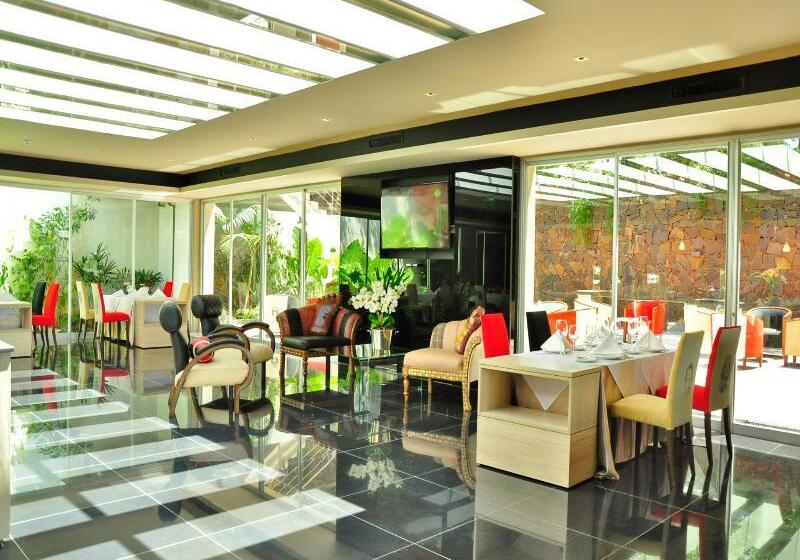Savoy Hotel Encarnación