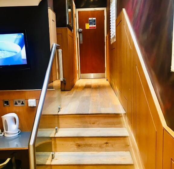 Fotos del hotel The Melville Rooms & Suites  London:  28