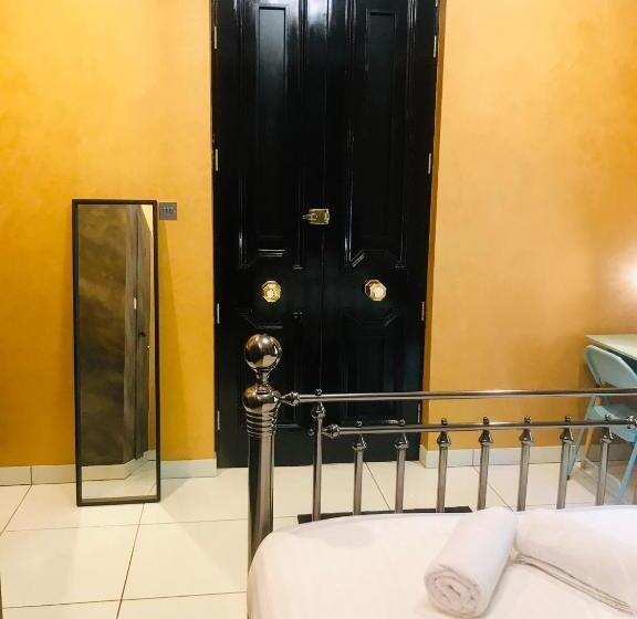Fotos del hotel The Melville Rooms & Suites  London:  26