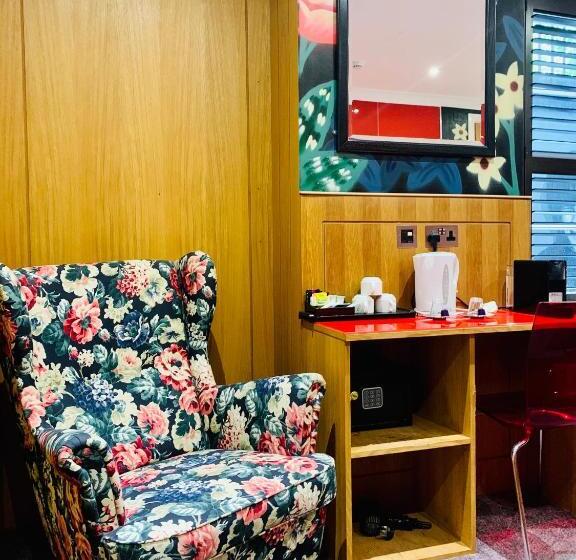 Fotos del hotel The Melville Rooms & Suites  London:  3