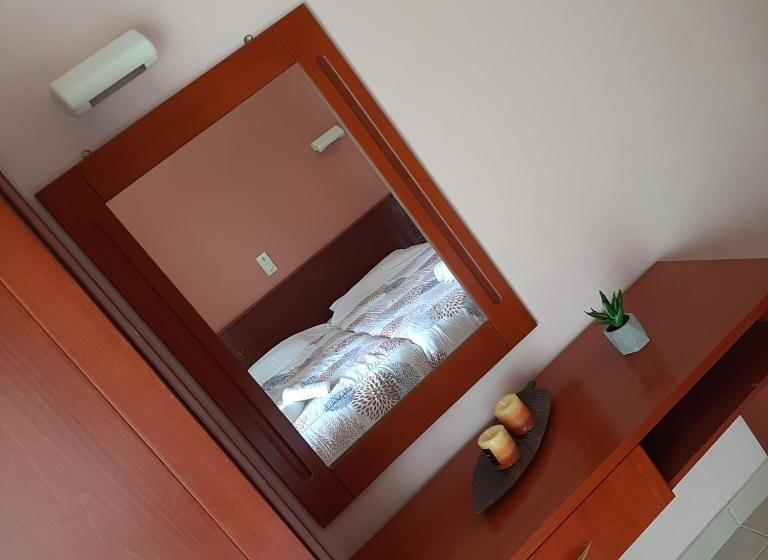 Zefiros Apartments