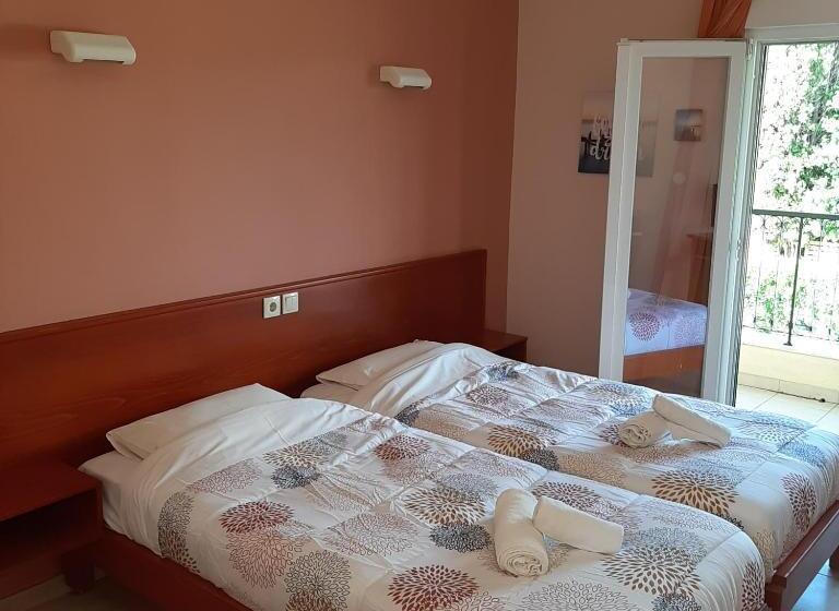 Zefiros Apartments