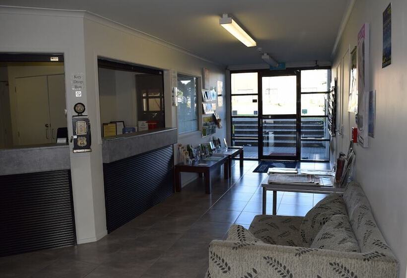 הוסטל Silver Fern Lodge