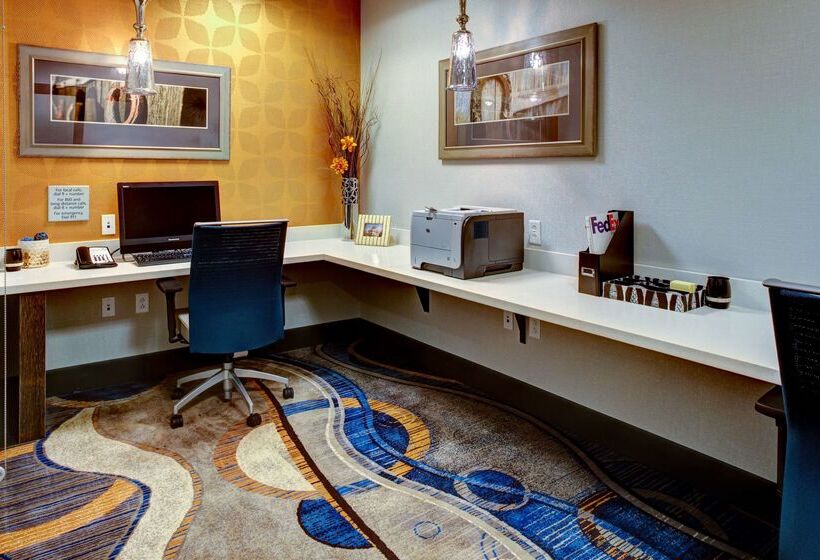 فندق Hampton Inn & Suites Columbus