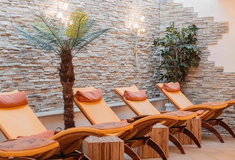 هتل Jagdhaus Monzabon