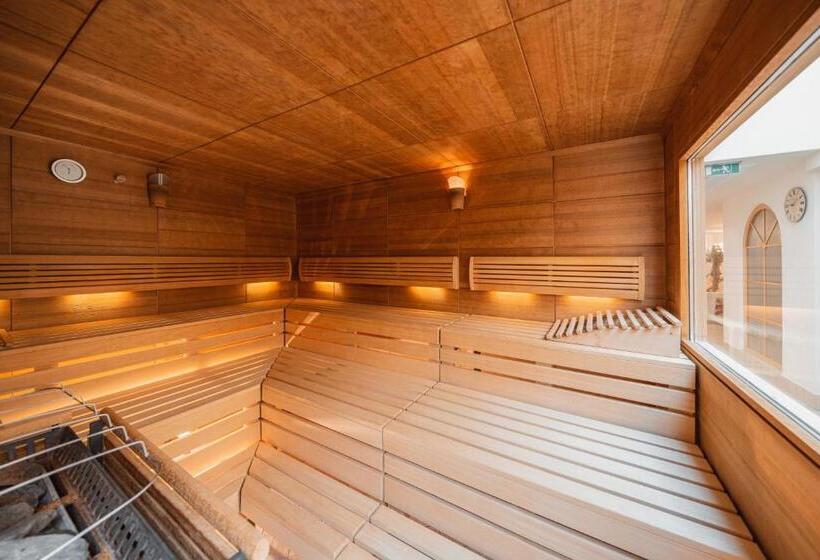 هتل Jagdhaus Monzabon