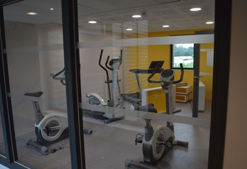 هتل Kyriad Prestige Pau – Palais Des Sports