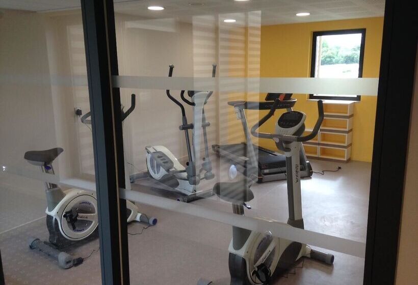 هتل Kyriad Prestige Pau – Palais Des Sports