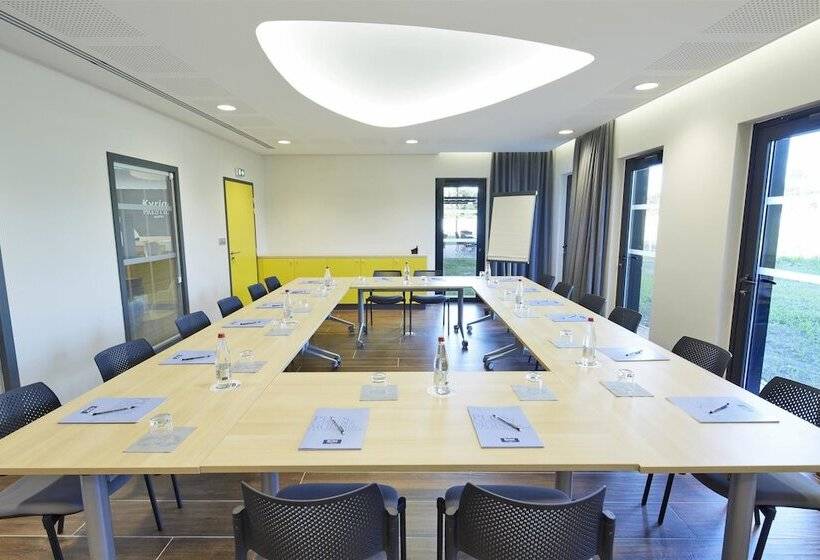 هتل Kyriad Prestige Pau – Palais Des Sports