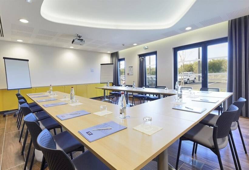 هتل Kyriad Prestige Pau – Palais Des Sports