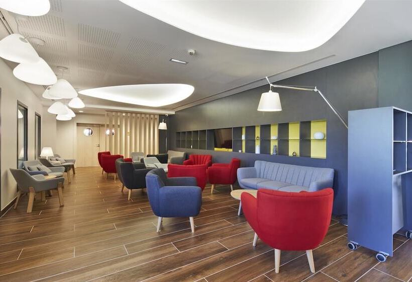 هتل Kyriad Prestige Pau – Palais Des Sports