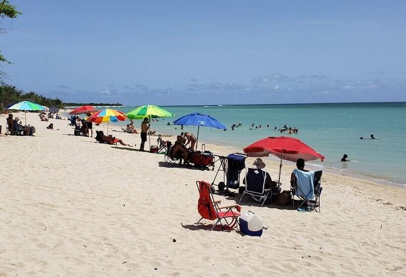 هتل Combate Beach Resort