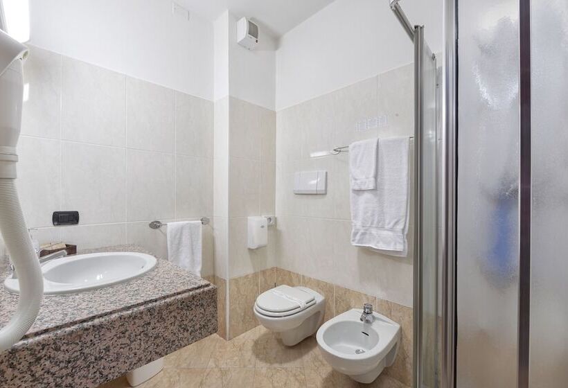 Fotos del hotel Postumia:  8 Fotos del hotel Postumia:  8