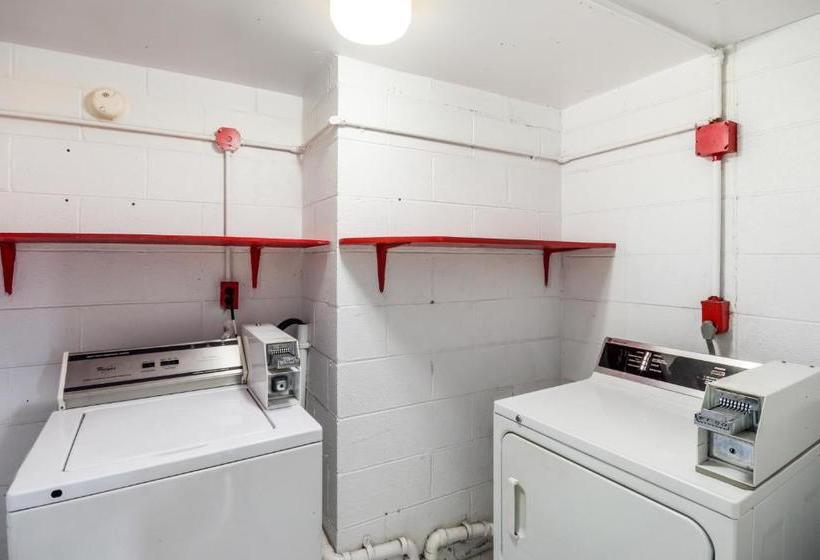 فندق Rodeway Inn & Suites