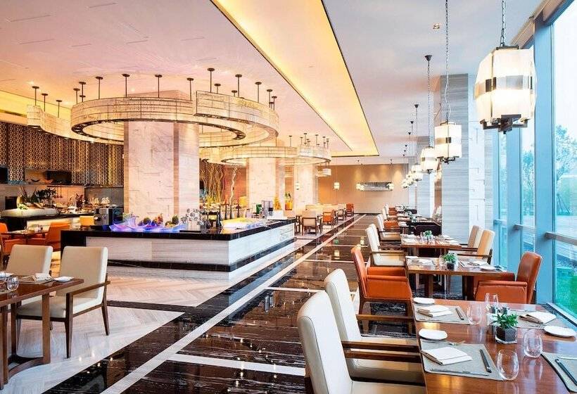 هتل Sheraton Langfang Chaobai River