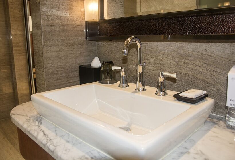 هتل Sheraton Langfang Chaobai River