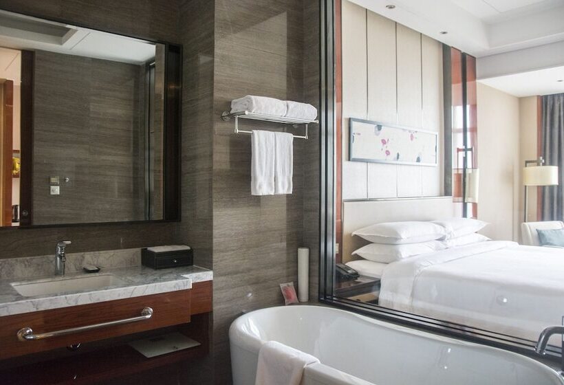 هتل Sheraton Langfang Chaobai River