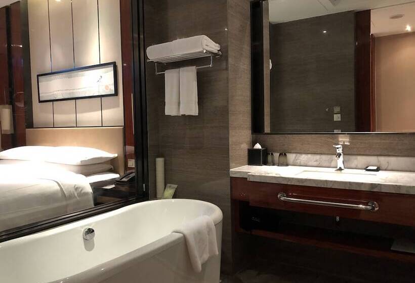 هتل Sheraton Langfang Chaobai River