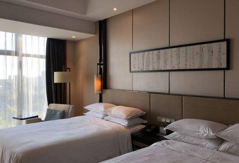 هتل Sheraton Langfang Chaobai River