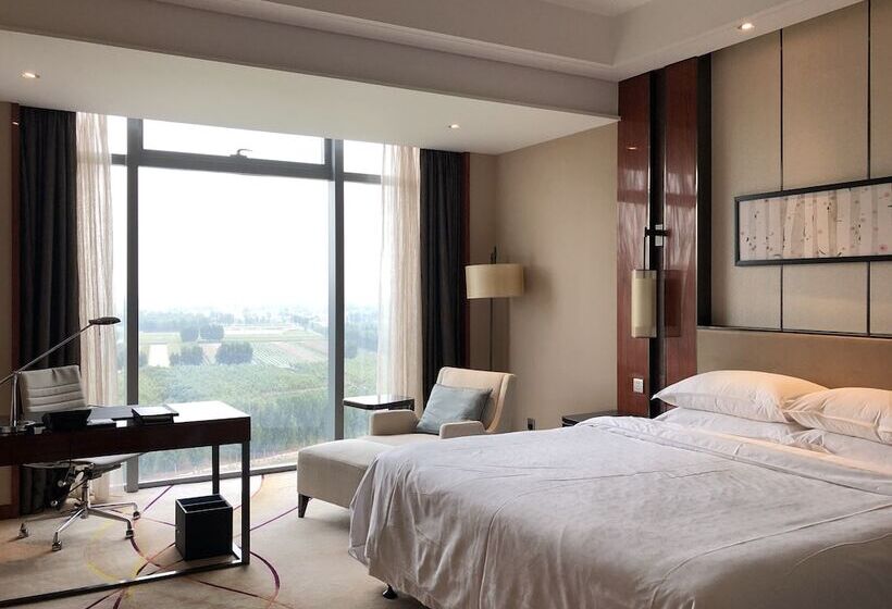 هتل Sheraton Langfang Chaobai River