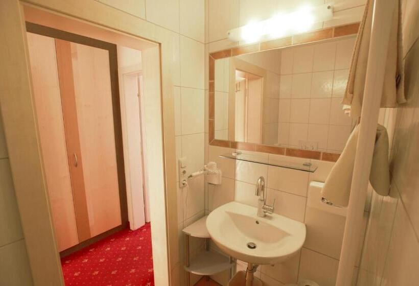 هتل Tannenhof