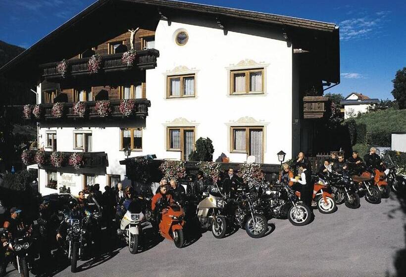 Marienhof  Erstes Motorradhotel In Fliess!
