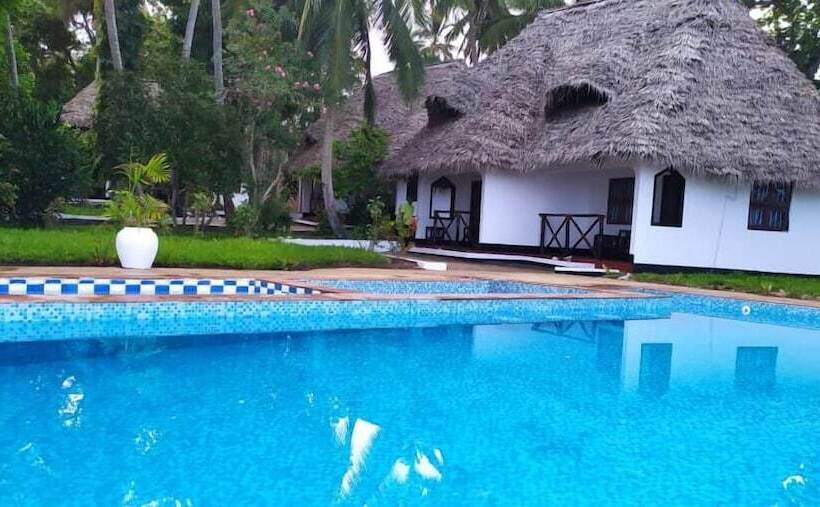 هتل Menai Bay Beach Bungalows